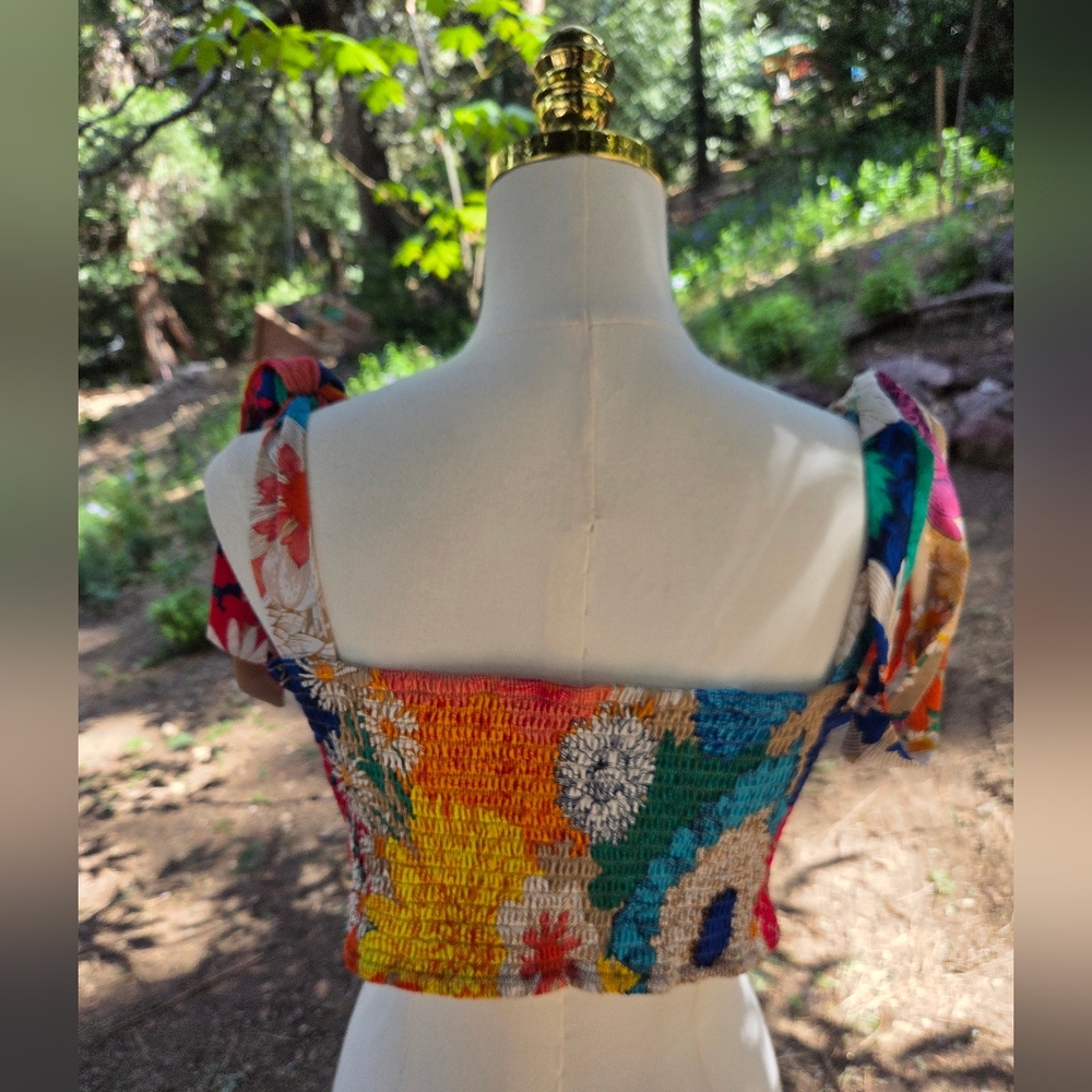 SHEIN Multicolor Floral Tropical Vacation Tie-Shoulder Sweetheart Crop Top - Picture 4 of 5